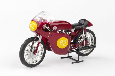 Model motocyklu Jawa 350 2xOHC (1961) Velká Cena Německa Hockenheim 1961 #62 Šťastný 1:18