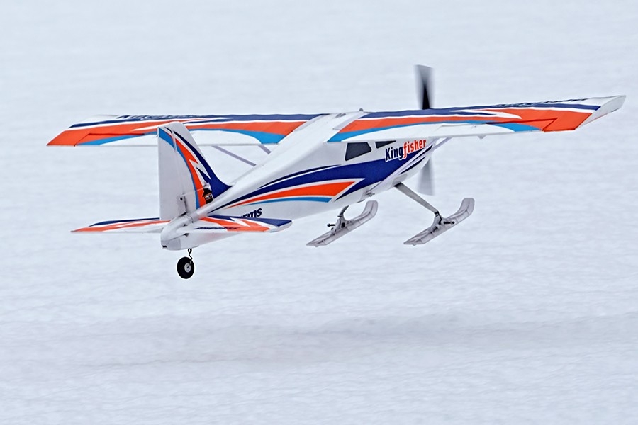 RC model letadla Kingfisher 1400mm ARF s koly, plováky a lyžemi. Dále obsahuje motor, regl. a serva. | pkmodelar.cz