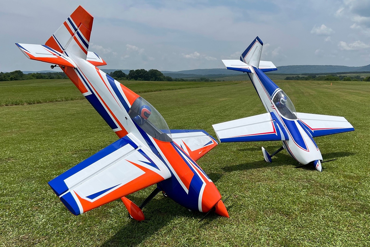 104" Extra 260 - Modrá/Bílá 2,64m | pkmodelar.cz