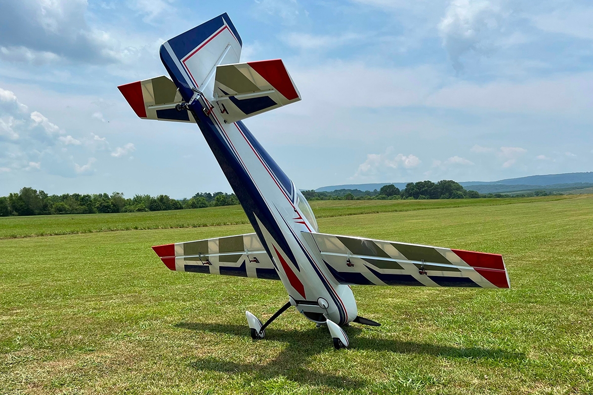 104" Extra 260 - Modrá/Bílá 2,64m | pkmodelar.cz