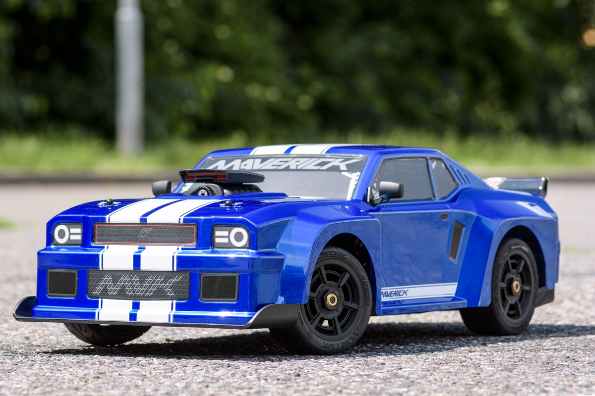 QuantumR Muscle Car FLUX 1/8 4WD - Modrý | pkmodelar.cz