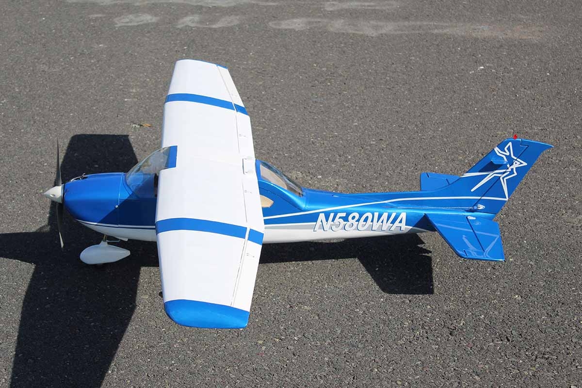 Cessna Skylane T 182 1,75m Modro/Bílá | pkmodelar.cz