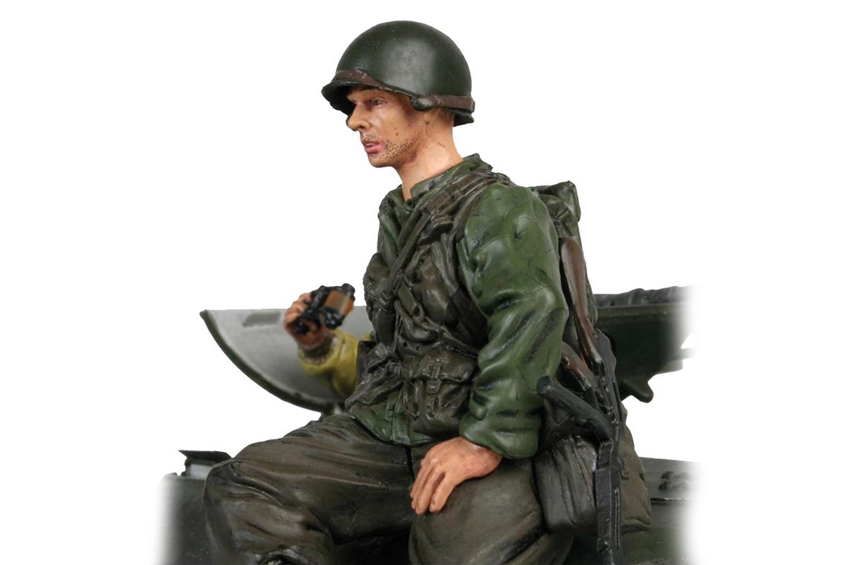 1/16 figurka sedícího kapitána US pěchoty z 2 sv. války, ručně malovaný | pkmodelar.cz
