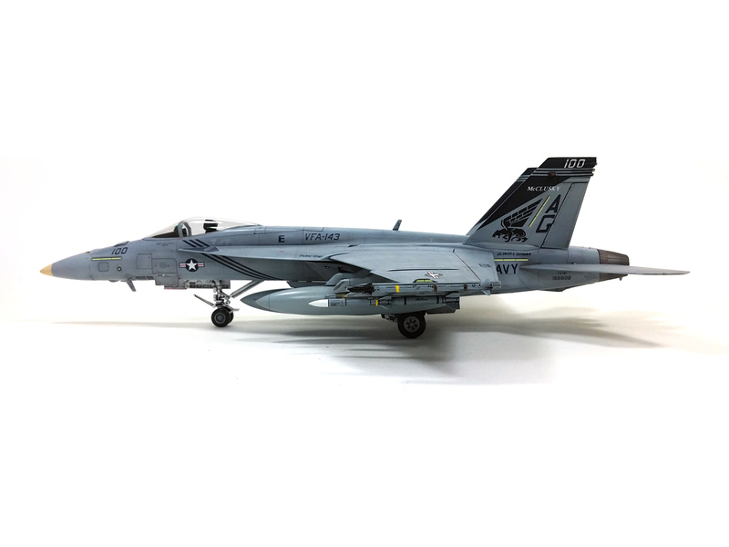 Plastikový model letadla Academy 12547 USN F/A-18E VF-143 "Pukin Dogs" (1:72) | pkmodelar.cz