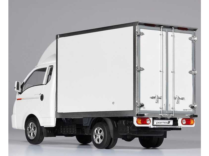 Academy Hyundai Porter II MCP (1:24) | pkmodelar.cz