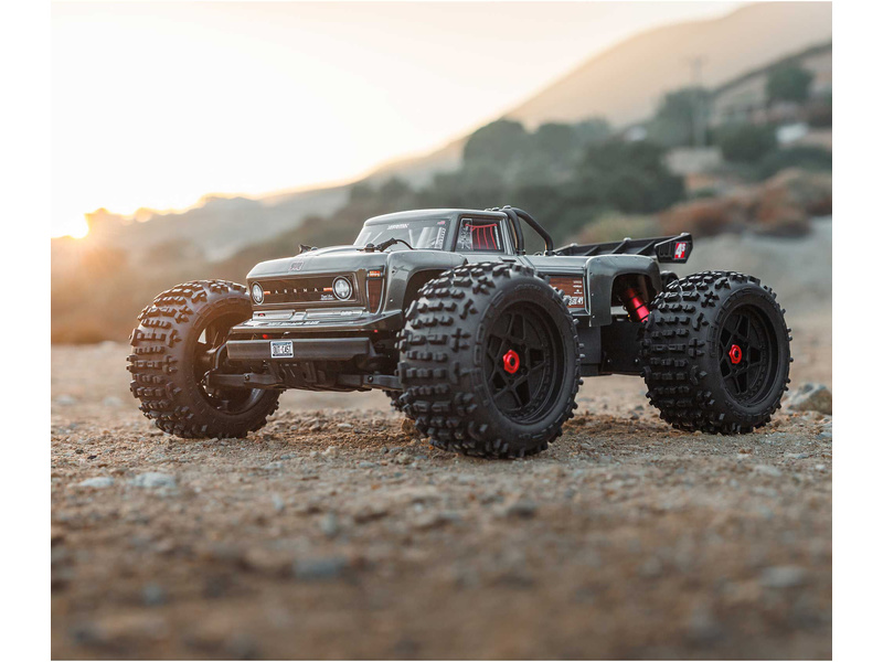 Arrma Outcast 4S V2 BLX 1:10 4WD RTR ocelová | pkmodelar.cz