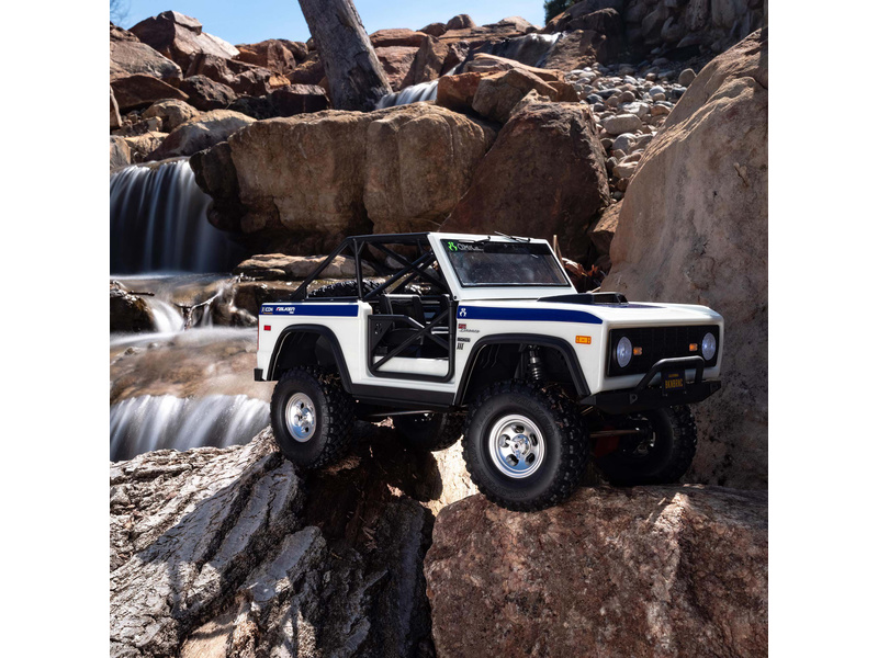 Axial SCX10 III Early Ford Bronco 4WD 1:10 bílý | pkmodelar.cz