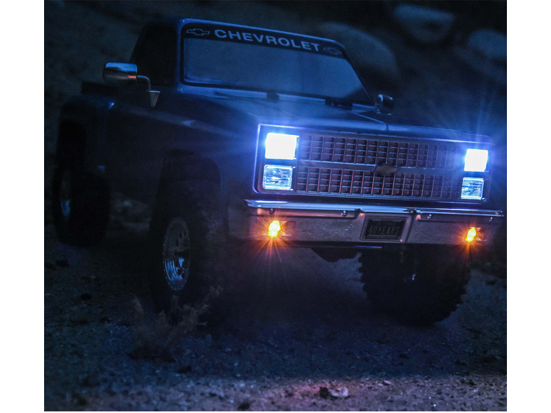 Axial SCX10 III Base Camp Chevrolet K10 1982 RTR | pkmodelar.cz