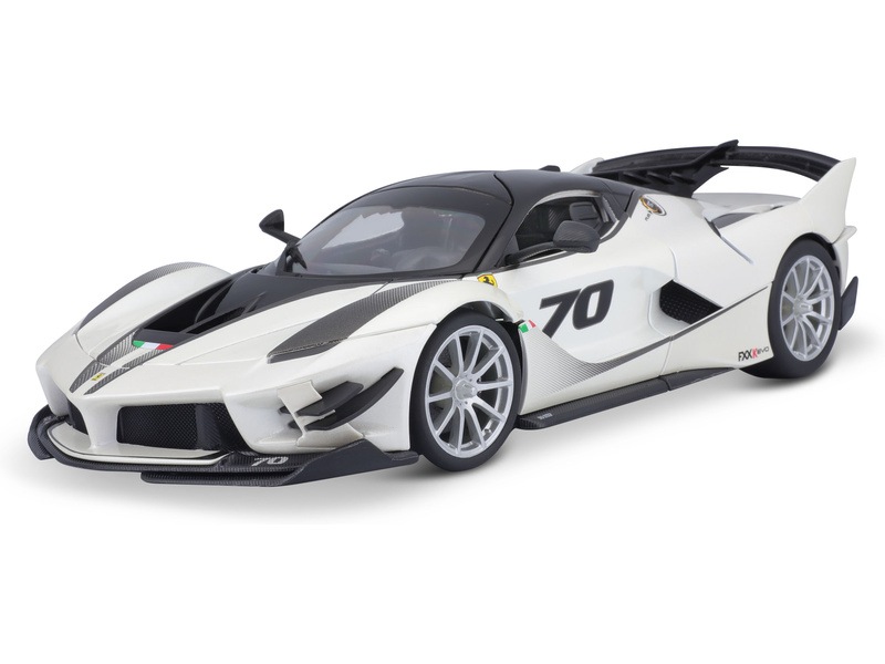 Bburago Ferrari FXX-K EVO No.70 1:18 bílá/černá | pkmodelar.cz