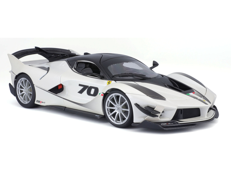 Bburago Ferrari FXX-K EVO No.70 1:18 bílá/černá | pkmodelar.cz