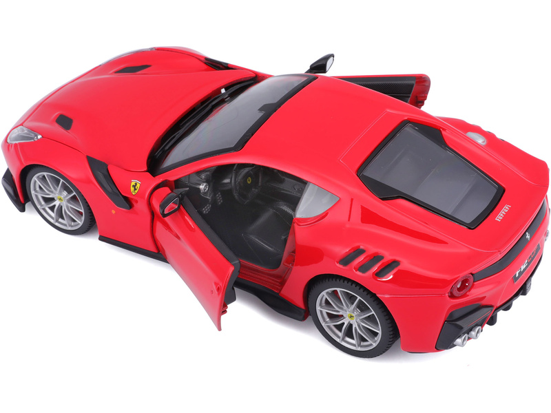 Bburago Ferrari F12TDF 1:24 červená | pkmodelar.cz