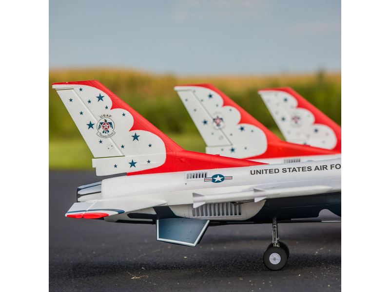 E-flite F-16 Thunderbirds 0.8m SAFE Select BNF Basic | pkmodelar.cz