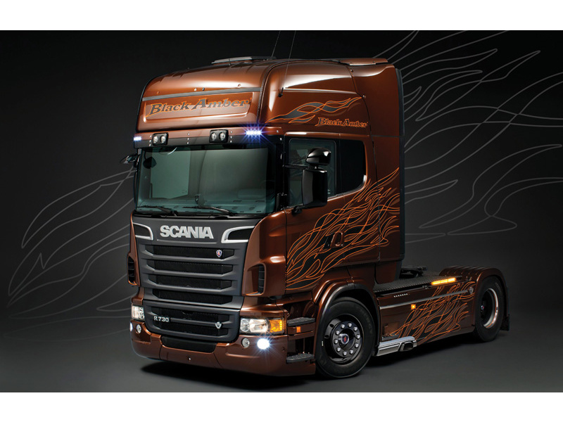 Plastikový model trucku Italeri 3897 Scania R730 ''Black Amber'' (1:24) | pkmodelar.cz