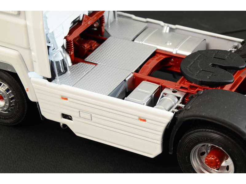  Italeri 3926 Iveco Turbostar 190.48 Special (1:24) | pkmodelar.cz