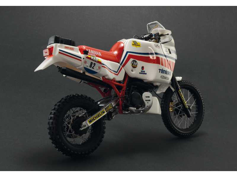 Italeri Yamaha Tenere 660 cc Paris Dakar 1986 (1:9) | pkmodelar.cz