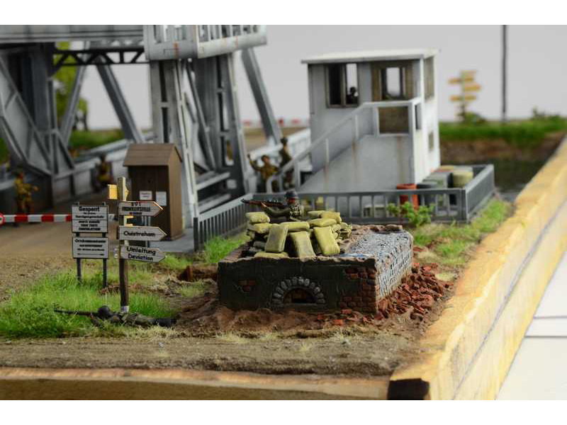 Plastikový model vojenské techniky Italeri 6194 75th D-Day Pegasus Bridge - Airborne Assault (1:72) | pkmodelar.cz