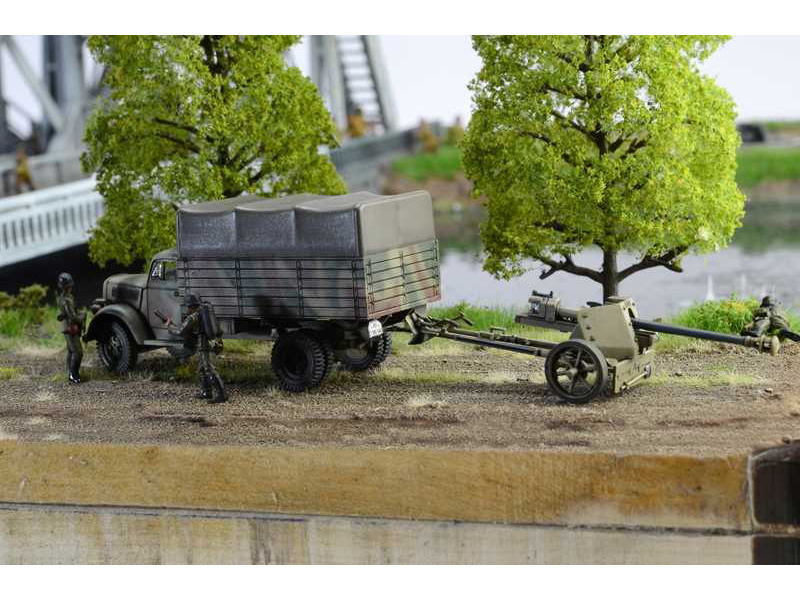 Plastikový model vojenské techniky Italeri 6194 75th D-Day Pegasus Bridge - Airborne Assault (1:72) | pkmodelar.cz