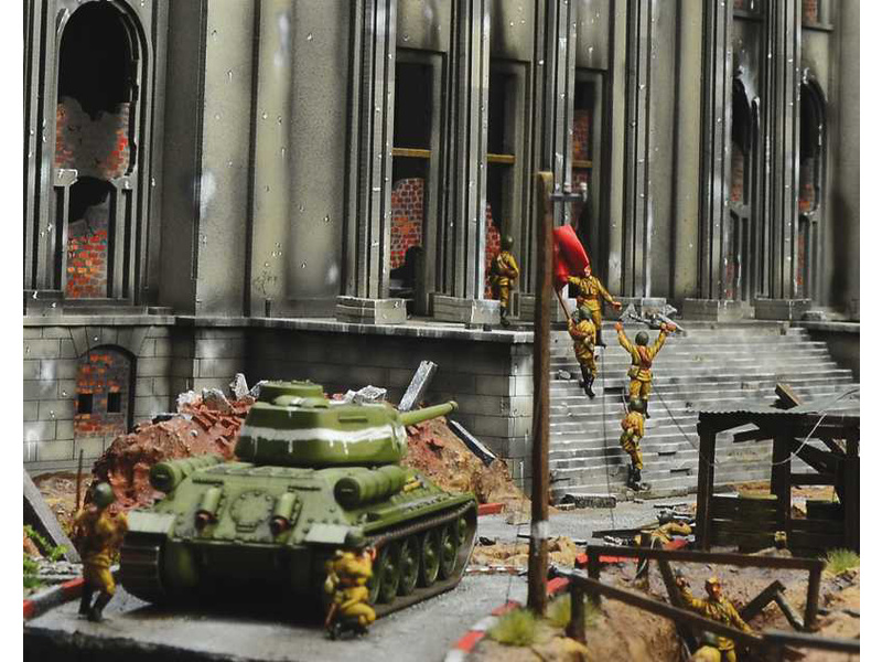 Italeri Bitva o Berlín 1945 (1:72) | pkmodelar.cz