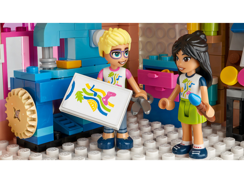 LEGO Friends - Komunitní centrum v městečku Heartlake | pkmodelar.cz