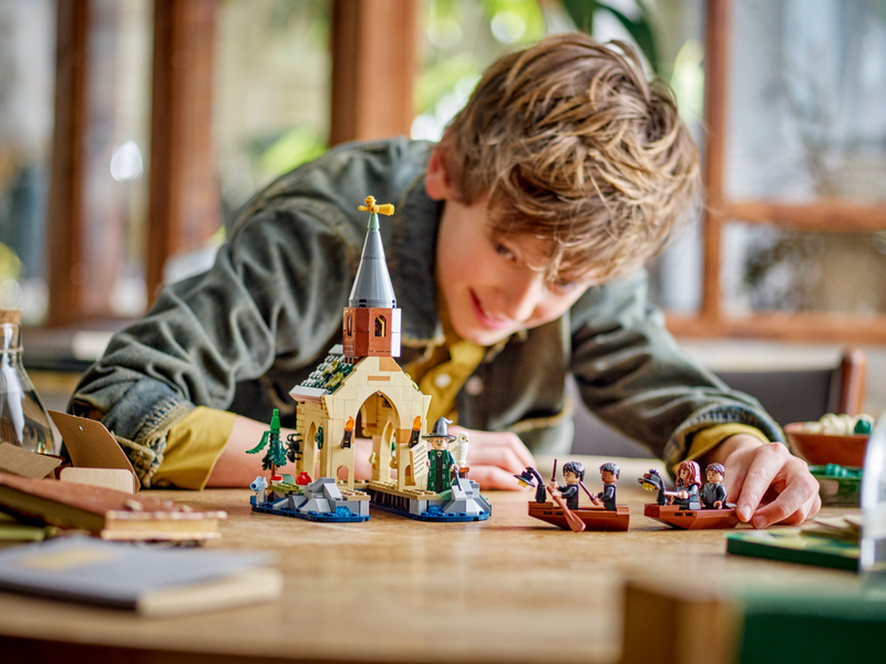 LEGO Harry Potter - Loděnice u Bradavického hradu | pkmodelar.cz
