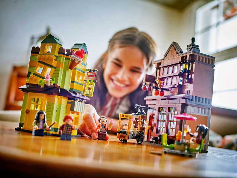 LEGO Harry Potter - Prvotřídní potřeby pro famfrpál a zmrzlinářství | pkmodelar.cz
