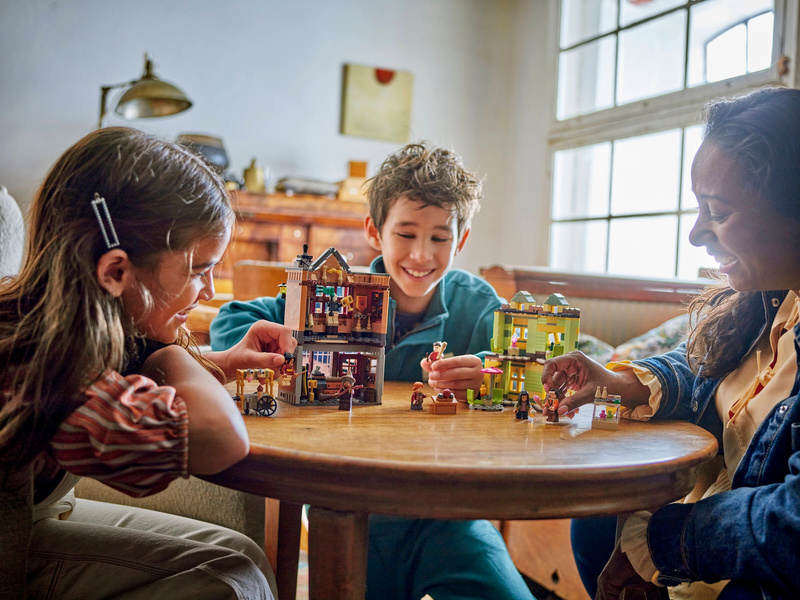 LEGO Harry Potter - Prvotřídní potřeby pro famfrpál a zmrzlinářství | pkmodelar.cz