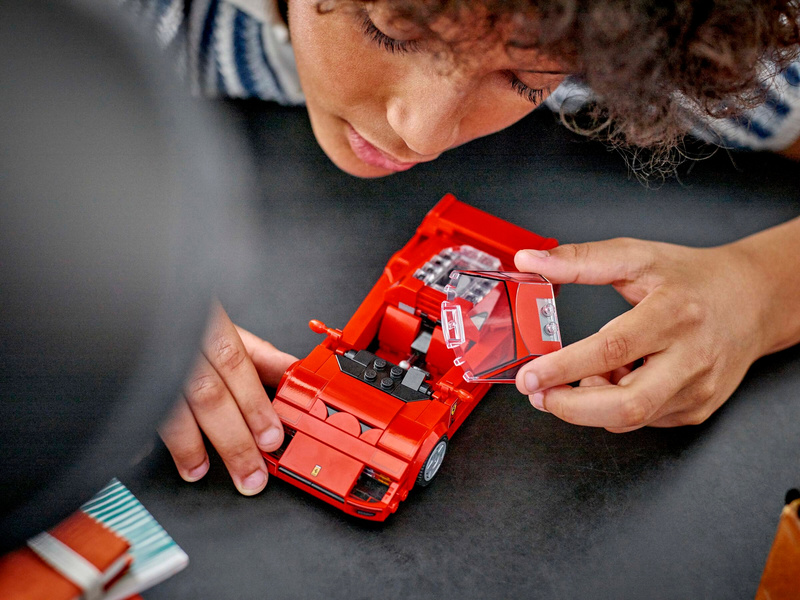 LEGO Speed Champions - Superauto Ferrari F40 | pkmodelar.cz