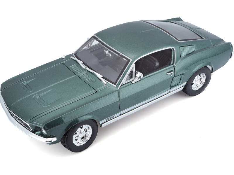 Maisto Ford Mustang Fastback 1967 1:18 zelená metalíza | pkmodelar.cz