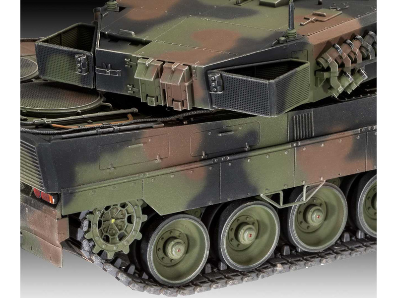 Plastikový model tanku Revell 03281 Leopard 2 A6/A6NL (1:35) | pkmodelar.cz