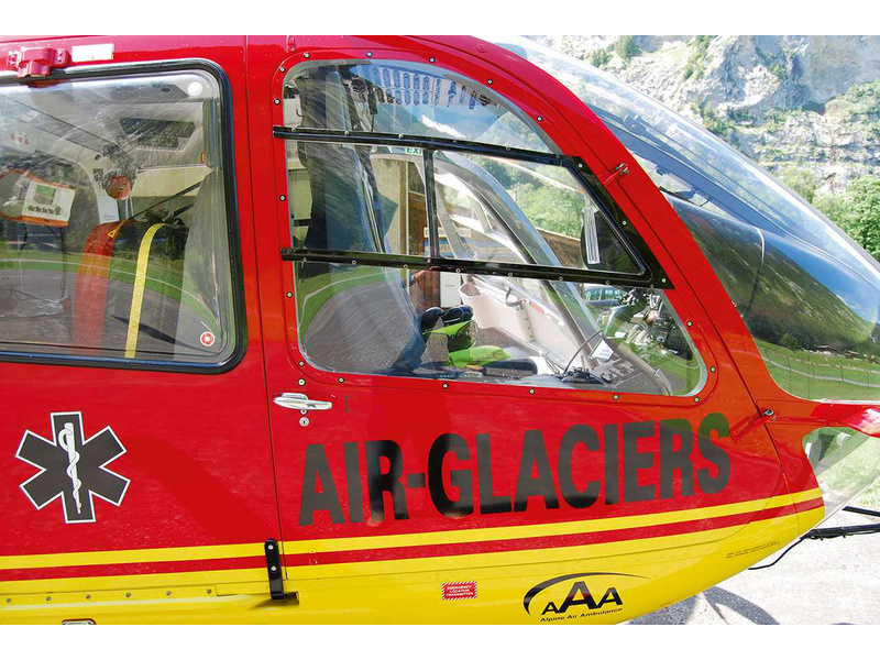 Plastikový model vrtulníku Revell 04986 EC 135 Air Glaciers (1:72) | pkmodelar.cz