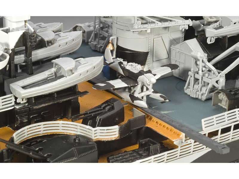 Revell Battleship Tirpitz (1:350) | pkmodelar.cz