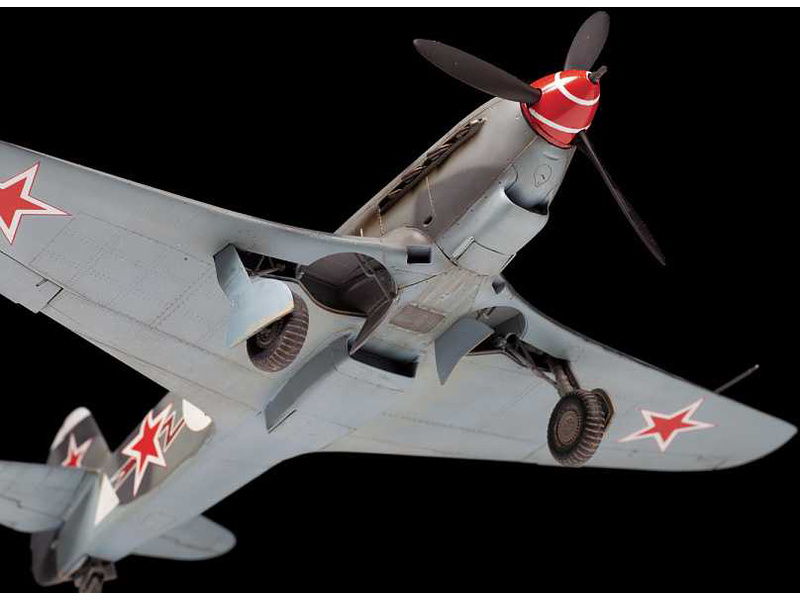 Zvezda Jakovlev Jak-9-T s kanónem (1:48) | pkmodelar.cz