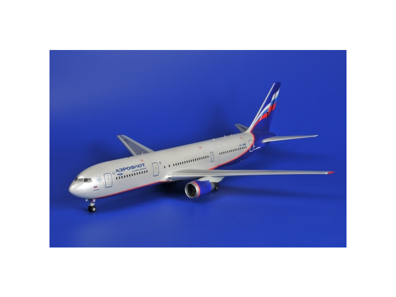 Plastikový model letadla Zvezda 7005 Boeing 767-300 (1:144) | pkmodelar.cz