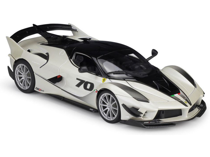 Bburago Ferrari FXX-K EVO No.70 1:18 bílá/černá