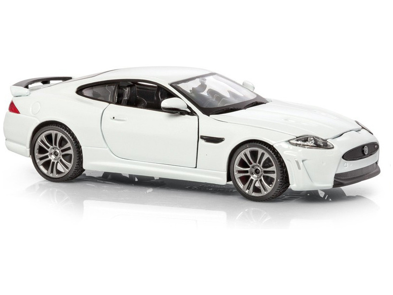 Bburago Plus Jaguar XKR-S 1:24 bílá | pkmodelar.cz