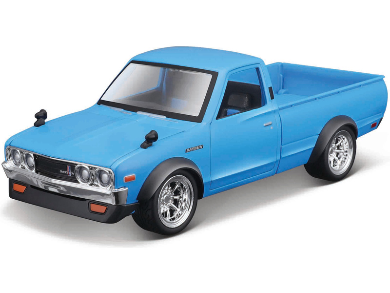 Maisto Datsun 620 1973 Pick-up s Lamborgini Urus 1:24 modrá